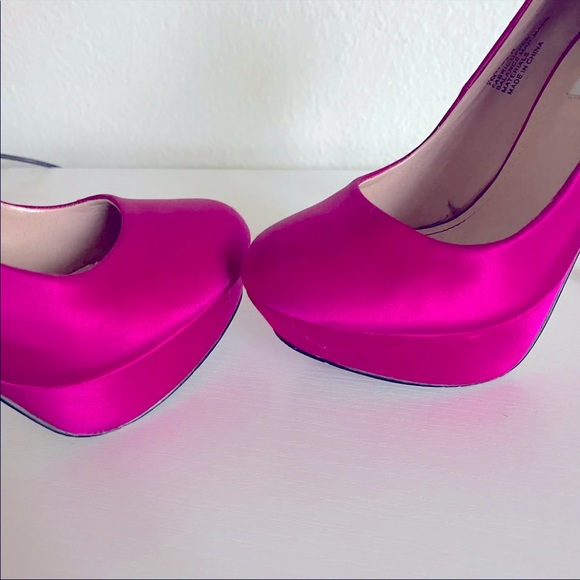 Steve Madden
Partyy-r Hot Pink Fuchsia Embellished  Satin Pumps Platforms - Picture 7 of 16
